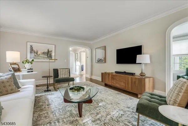 $1,650,000 | 31 The Fairway, Montclair, NJ 07043