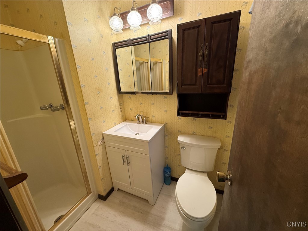 6086 Cavanaugh Road Marcy, NY 13403 - Photo 11 of 17 Master bathroom