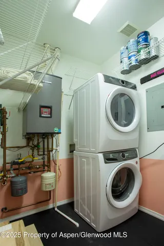 $669,000 | 1400 East Valley Road, Unit 212, Basalt, CO 81621