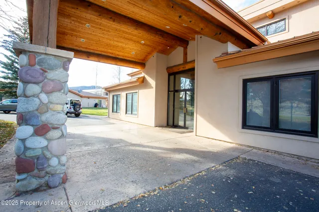 $669,000 | 1400 East Valley Road, Unit 212, Basalt, CO 81621