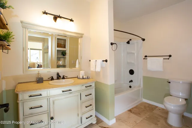 $669,000 | 1400 East Valley Road, Unit 212, Basalt, CO 81621