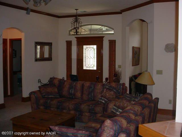 7708 Sheldon Road Amarillo, TX 79119 - Photo 5 of 20 Living Room