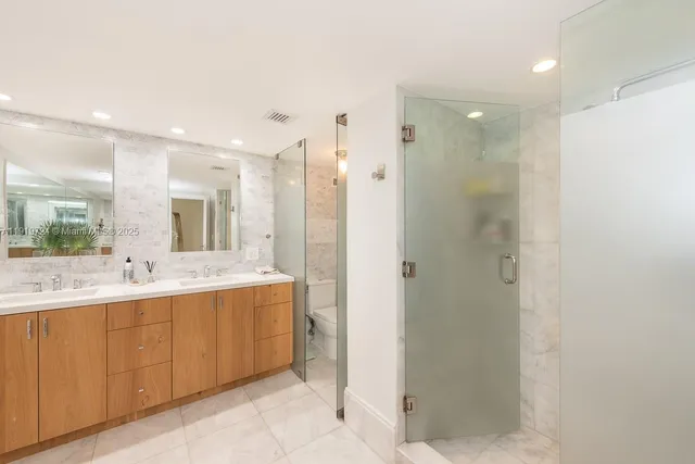 $8,500 | 1121 Crandon Boulevard, Unit D402, Key Biscayne, FL 33149