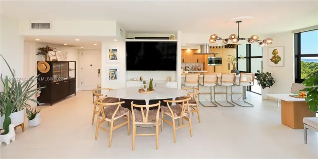 $8,500 | 1121 Crandon Boulevard, Unit D402, Key Biscayne, FL 33149