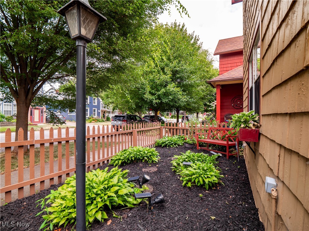 1727 Randall Road Cleveland, OH 44113 - Photo 4 of 40 View of yard