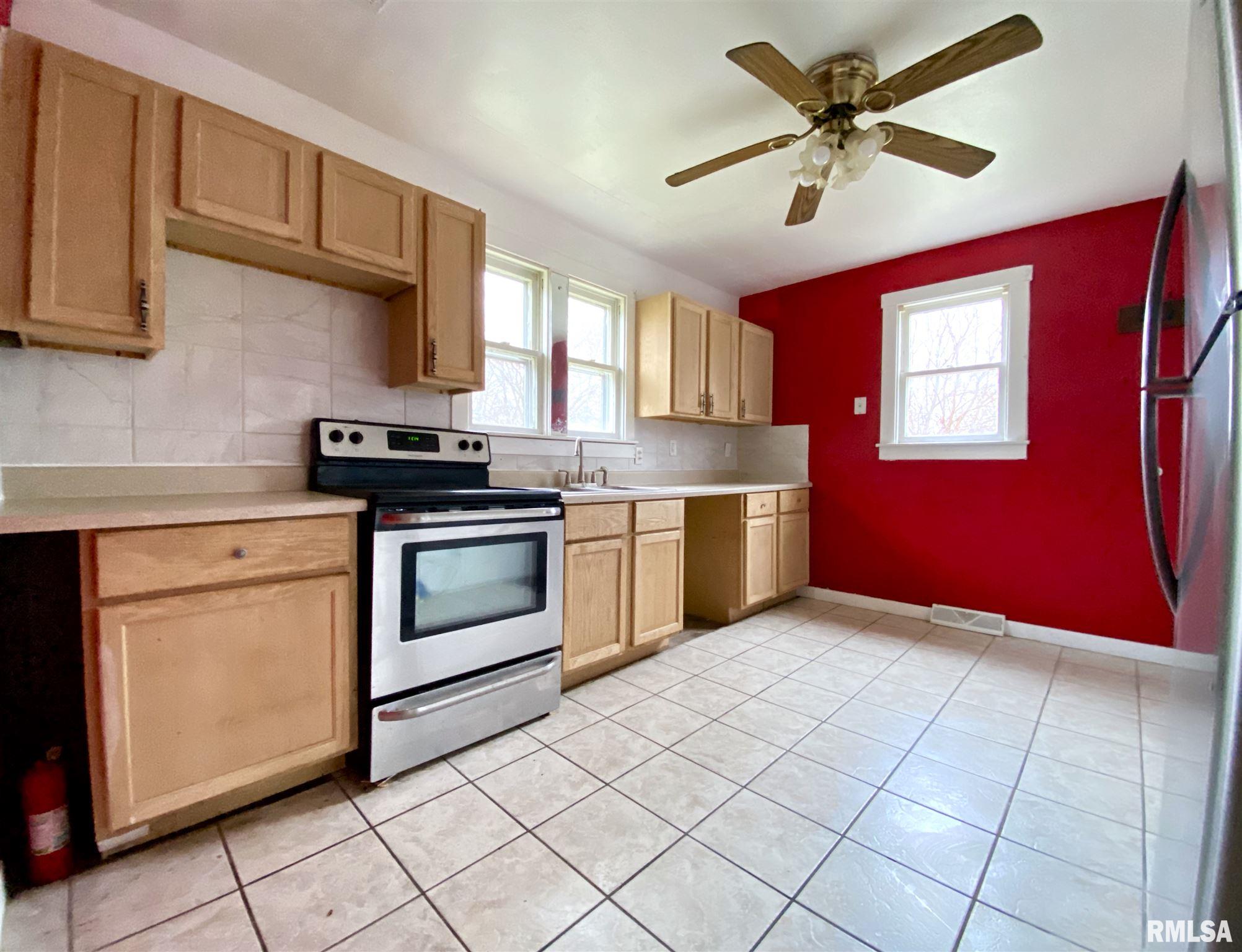 1044 North Indiana Avenue Springfield, IL 62702 - Photo 4 of 12
