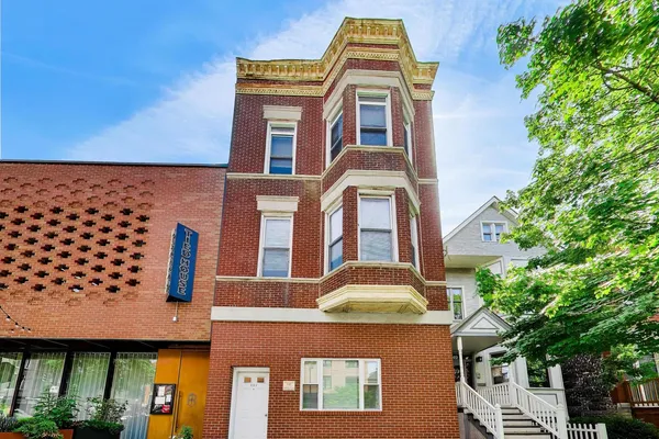 $3,200 | 3151 North Southport Avenue, Unit 1F, Chicago, IL 60657