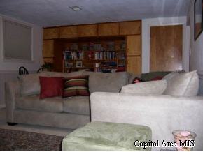 829 Kenyon Drive Springfield, IL 62704 - Photo 4 of 8 Gallery Image 4