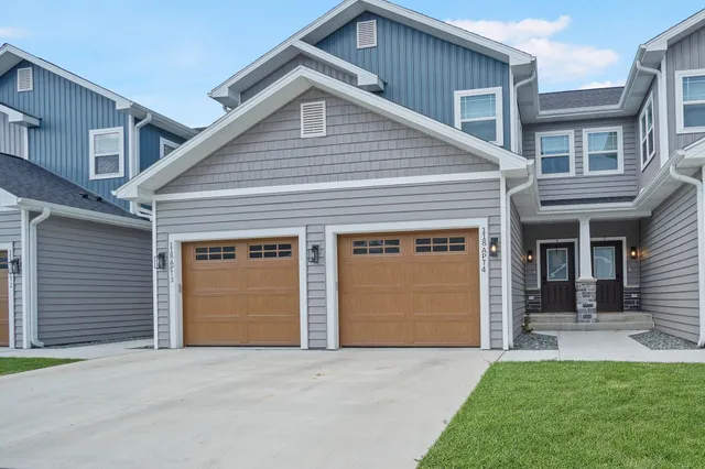 $2,550 | 116 Eiche Drive, Unit 4, Slinger, WI 53086