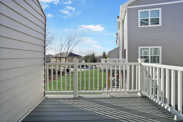 $2,550 | 116 Eiche Drive, Unit 4, Slinger, WI 53086