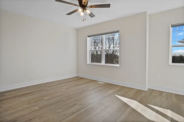 $2,550 | 116 Eiche Drive, Unit 4, Slinger, WI 53086