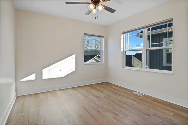 $2,550 | 116 Eiche Drive, Unit 4, Slinger, WI 53086