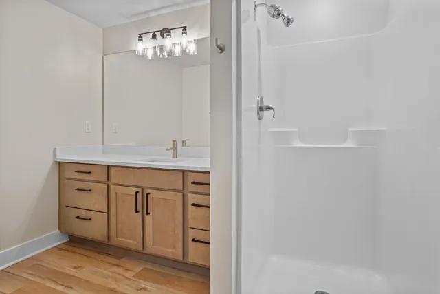 $2,550 | 116 Eiche Drive, Unit 4, Slinger, WI 53086