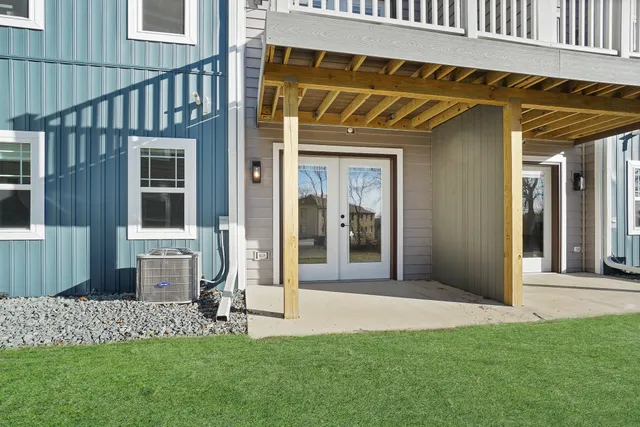 $2,550 | 116 Eiche Drive, Unit 4, Slinger, WI 53086