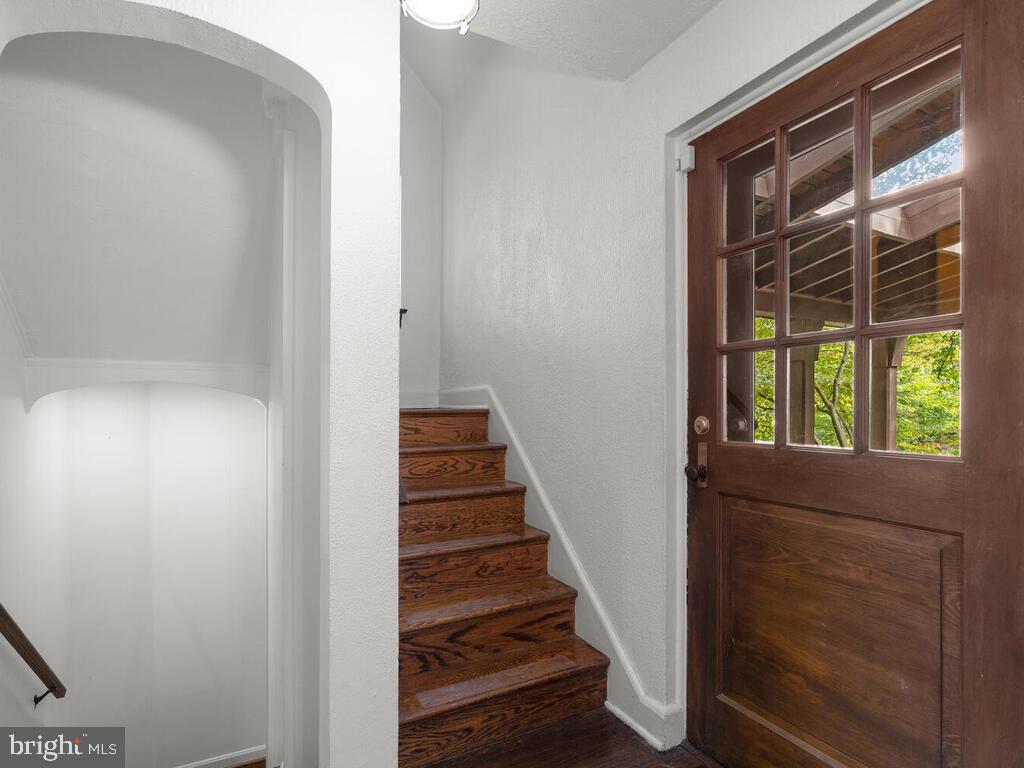 5 Hilltop Road Silver Spring, MD 20910 - Photo 8 of 42
