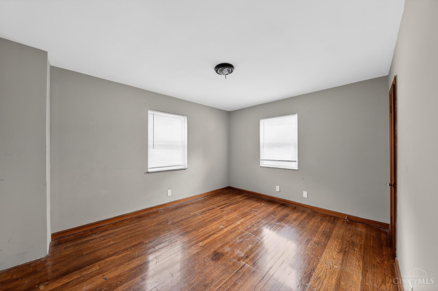 218 Ridgeway Road Cincinnati, OH 45216 - Photo 14 of 30
