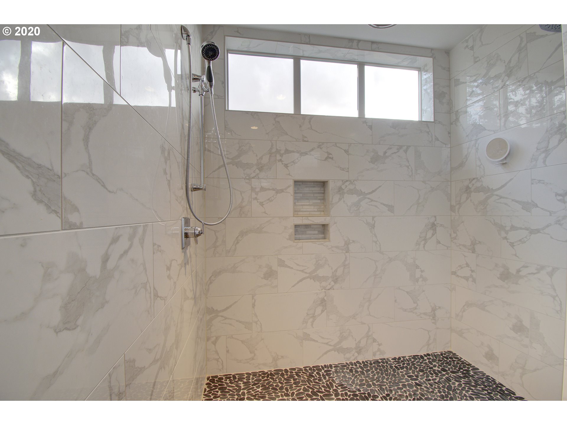 3221 Northwest Lake Place Camas, WA 98607 - Photo 15 of 32 a view of a bathroom