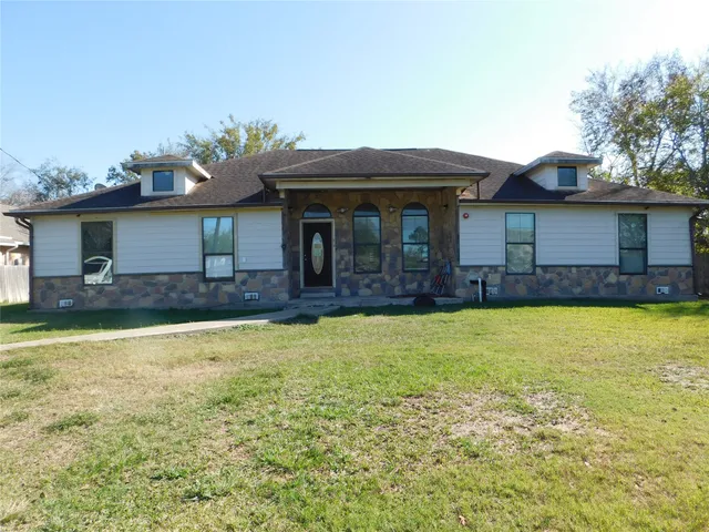 $3,800 | 13203 Highway 59, Kendleton, TX 77451