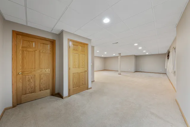 an empty room with a empty space