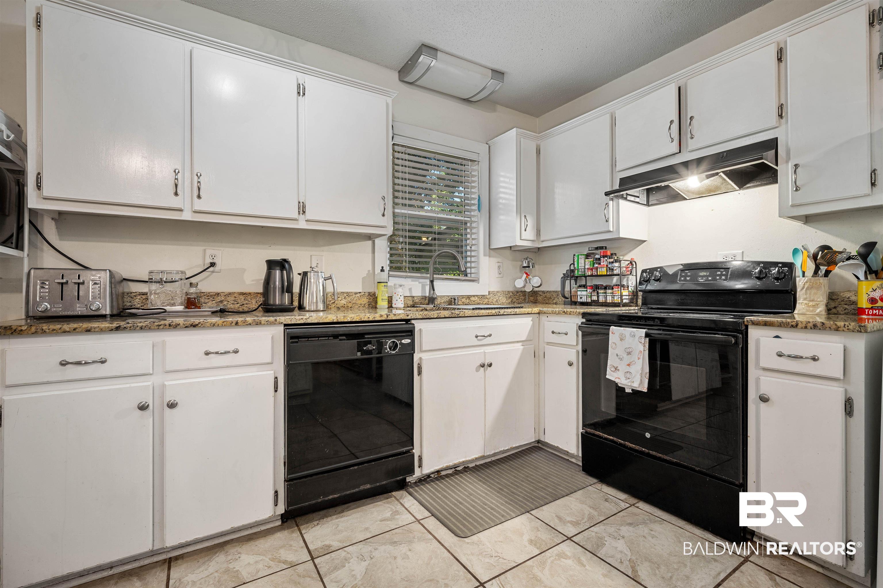 15 Alexander Street Mobile, AL 36607 - Photo 6 of 24