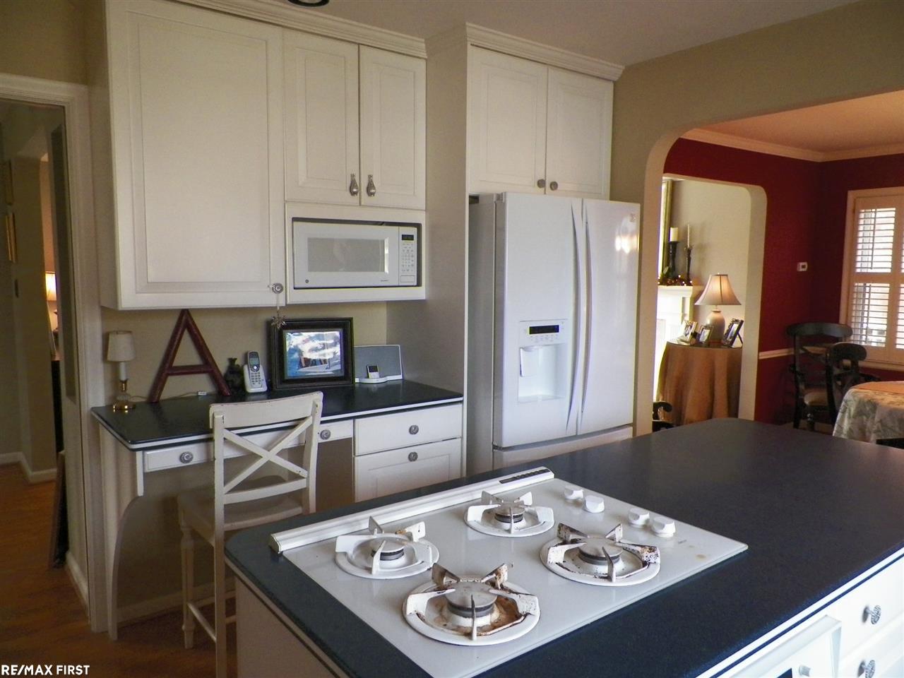 1944 Severn Road Grosse Pointe Woods, MI 48236 - Photo 10 of 25