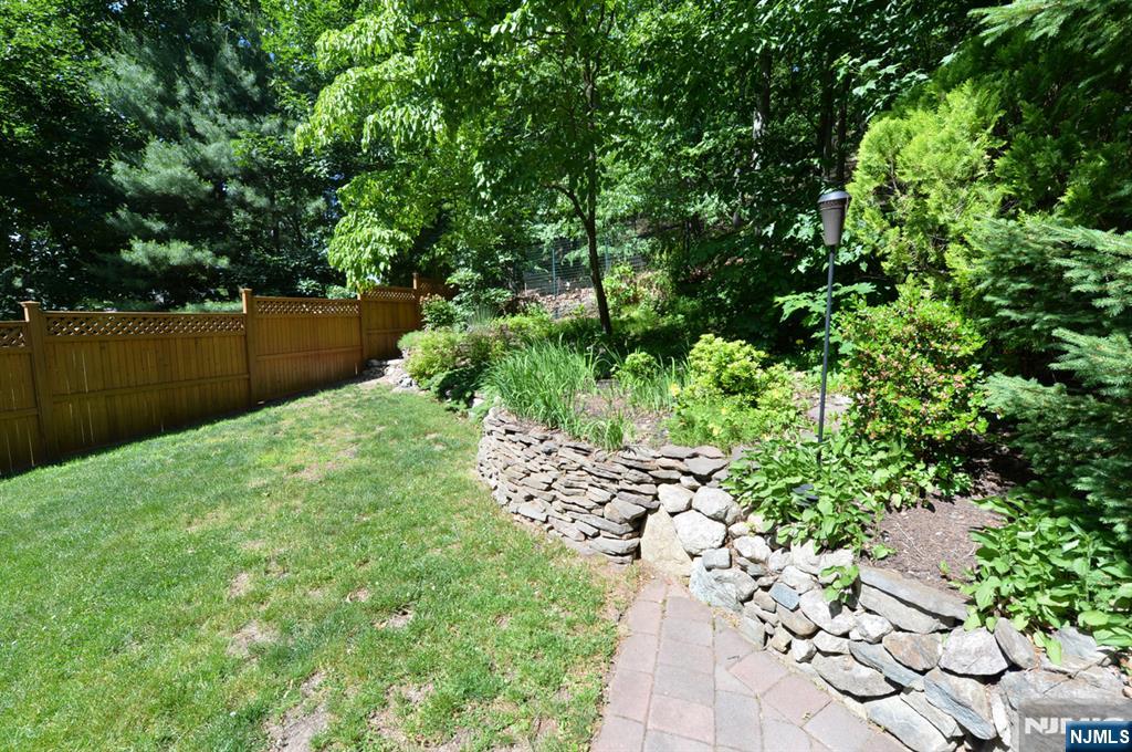 30 Knolls Road Bloomingdale, NJ 07403 - Photo 26 of 32