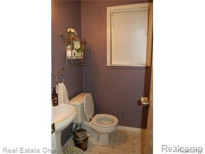 17428 Levan Road Livonia, MI 48152 - Photo 11 of 23 image.jpg