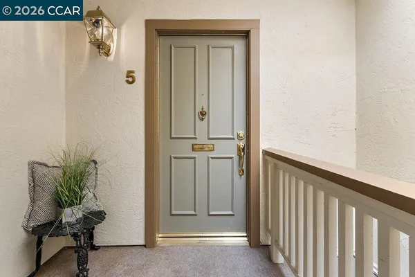 $355,000 | 3341 Tice Creek Drive, Unit 5, Walnut Creek, CA 94595