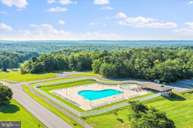 $239,000 | 40 Tecumseh Trail, Hedgesville, WV 25427