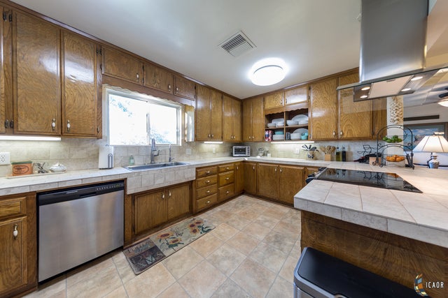 794 West Ross Road El Centro, CA 92243 - Photo 14 of 54 Gallery Image 14