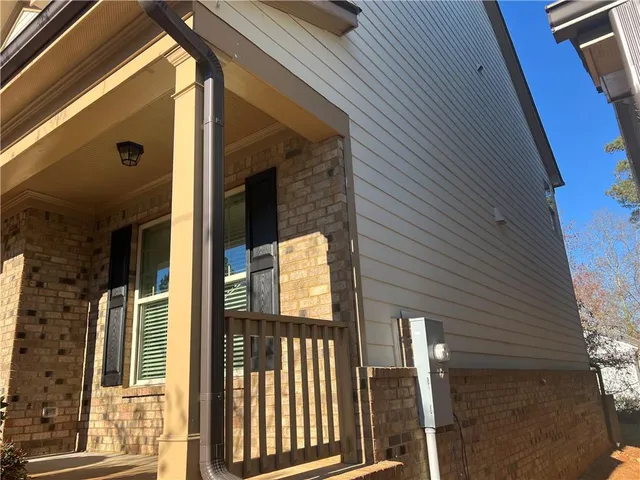 a view of a back yard of the house