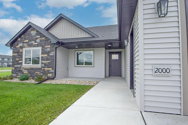 $419,900 | 2000 Sandstone Loop North, Sartell, MN 56377
