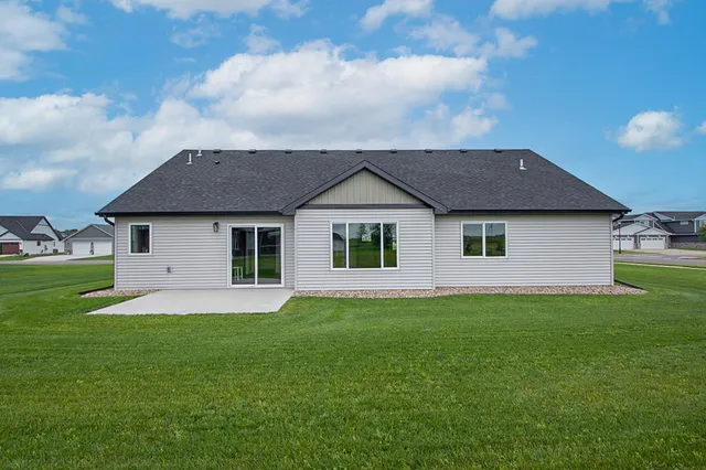 $429,900 | 2000 Sandstone Loop North, Sartell, MN 56377