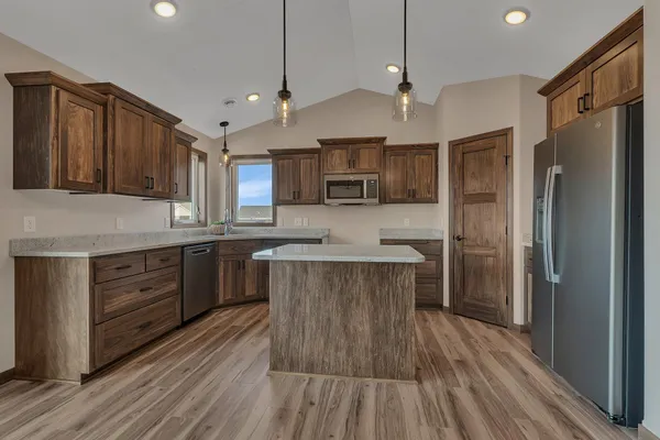 $419,900 | 2000 Sandstone Loop North, Sartell, MN 56377