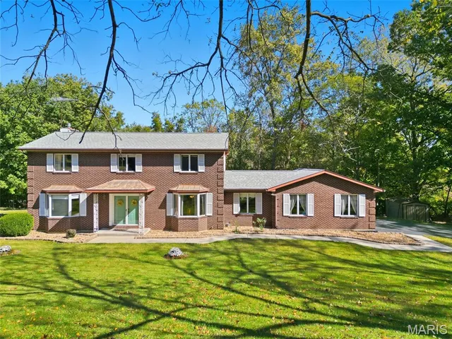 $395,000 | 8754 Boverie Drive, Ste. Genevieve, MO 63670