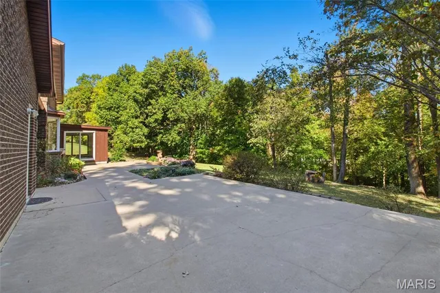 $395,000 | 8754 Boverie Drive, Ste. Genevieve, MO 63670