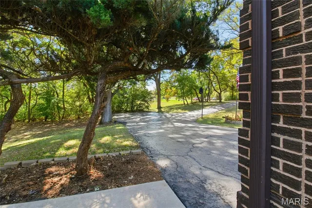 $395,000 | 8754 Boverie Drive, Ste. Genevieve, MO 63670