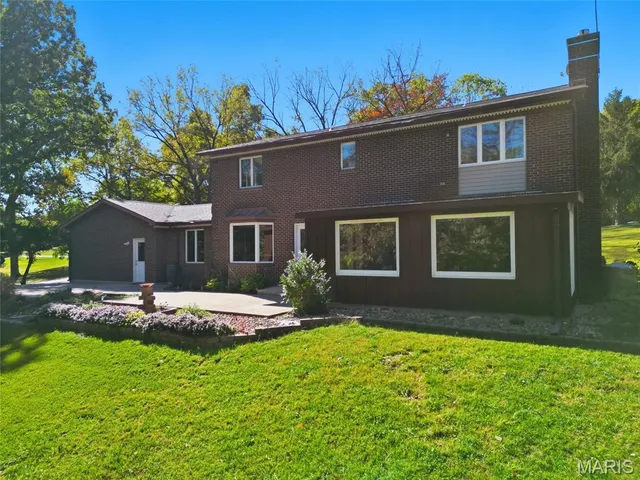 $395,000 | 8754 Boverie Drive, Ste. Genevieve, MO 63670
