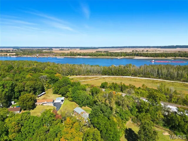 $395,000 | 8754 Boverie Drive, Ste. Genevieve, MO 63670