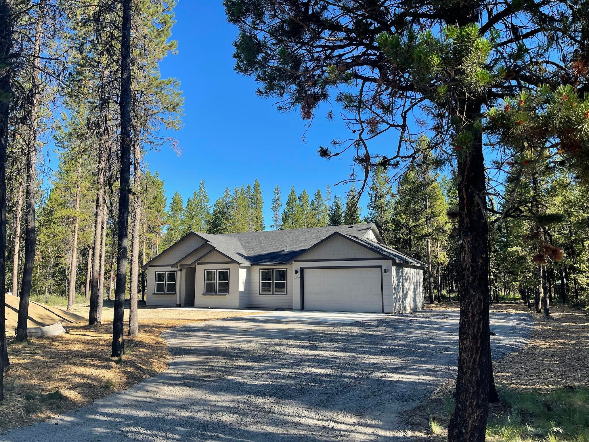 17084 Indio Road Bend, OR 97707 - Photo 2 of 40 IMG_6932