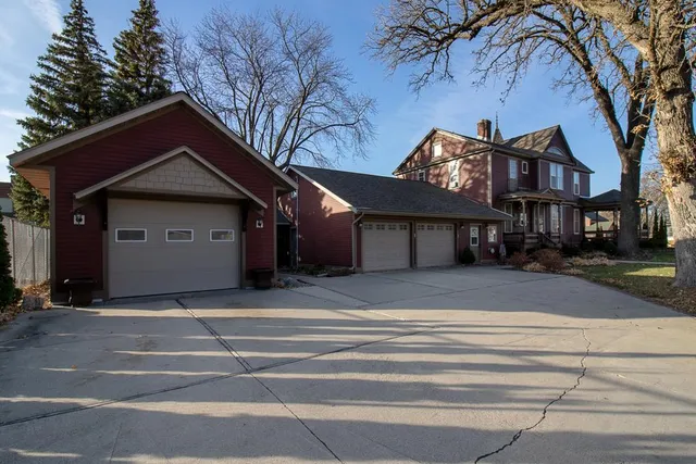 $375,000 | 522 2nd Avenue Northeast, Waseca, MN 56093