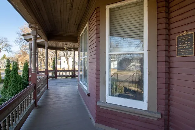 $375,000 | 522 2nd Avenue Northeast, Waseca, MN 56093