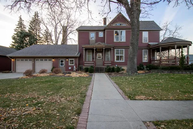 $375,000 | 522 2nd Avenue Northeast, Waseca, MN 56093