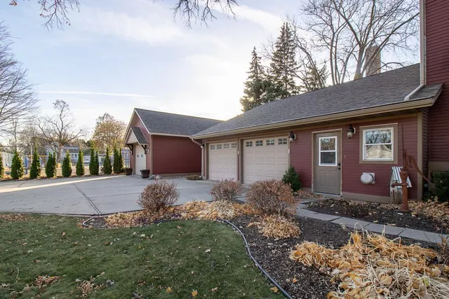 $375,000 | 522 2nd Avenue Northeast, Waseca, MN 56093