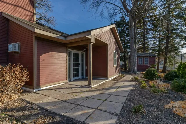 $375,000 | 522 2nd Avenue Northeast, Waseca, MN 56093