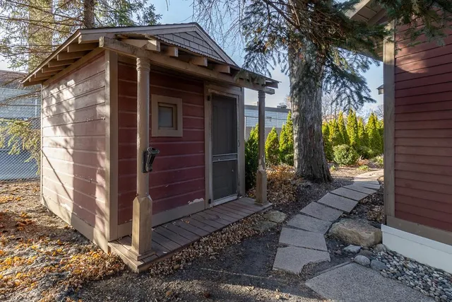 $375,000 | 522 2nd Avenue Northeast, Waseca, MN 56093