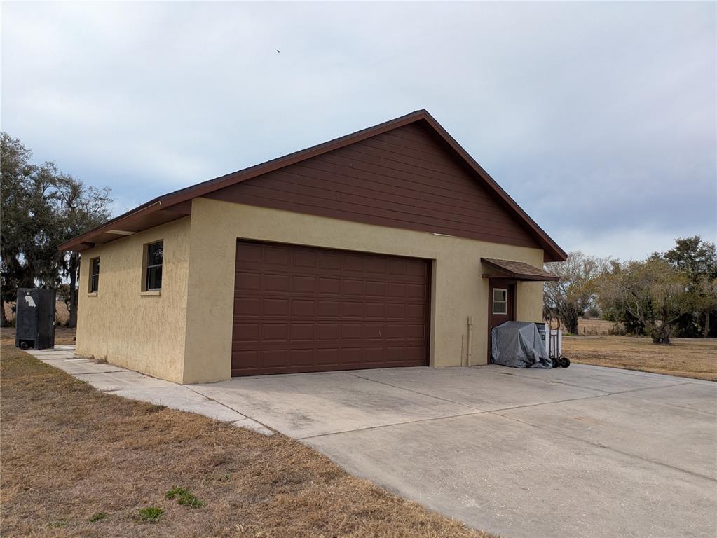 1565 Shadow Ridge Circle Sarasota, FL 34240 - Photo 3 of 7