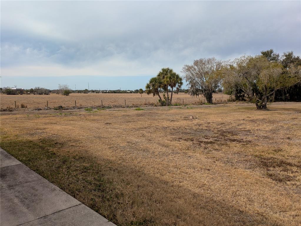 1565 Shadow Ridge Circle Sarasota, FL 34240 - Photo 5 of 7