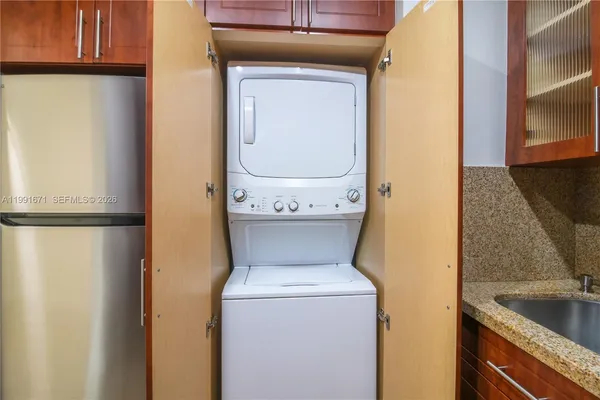 $2,100 | 7915 Southwest 86th Street, Unit 709, Miami, FL 33143