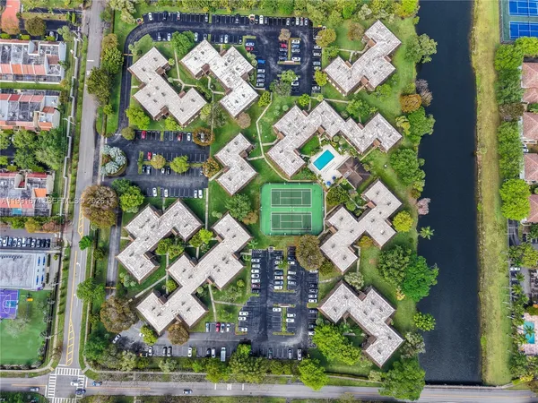 $2,100 | 7915 Southwest 86th Street, Unit 709, Miami, FL 33143